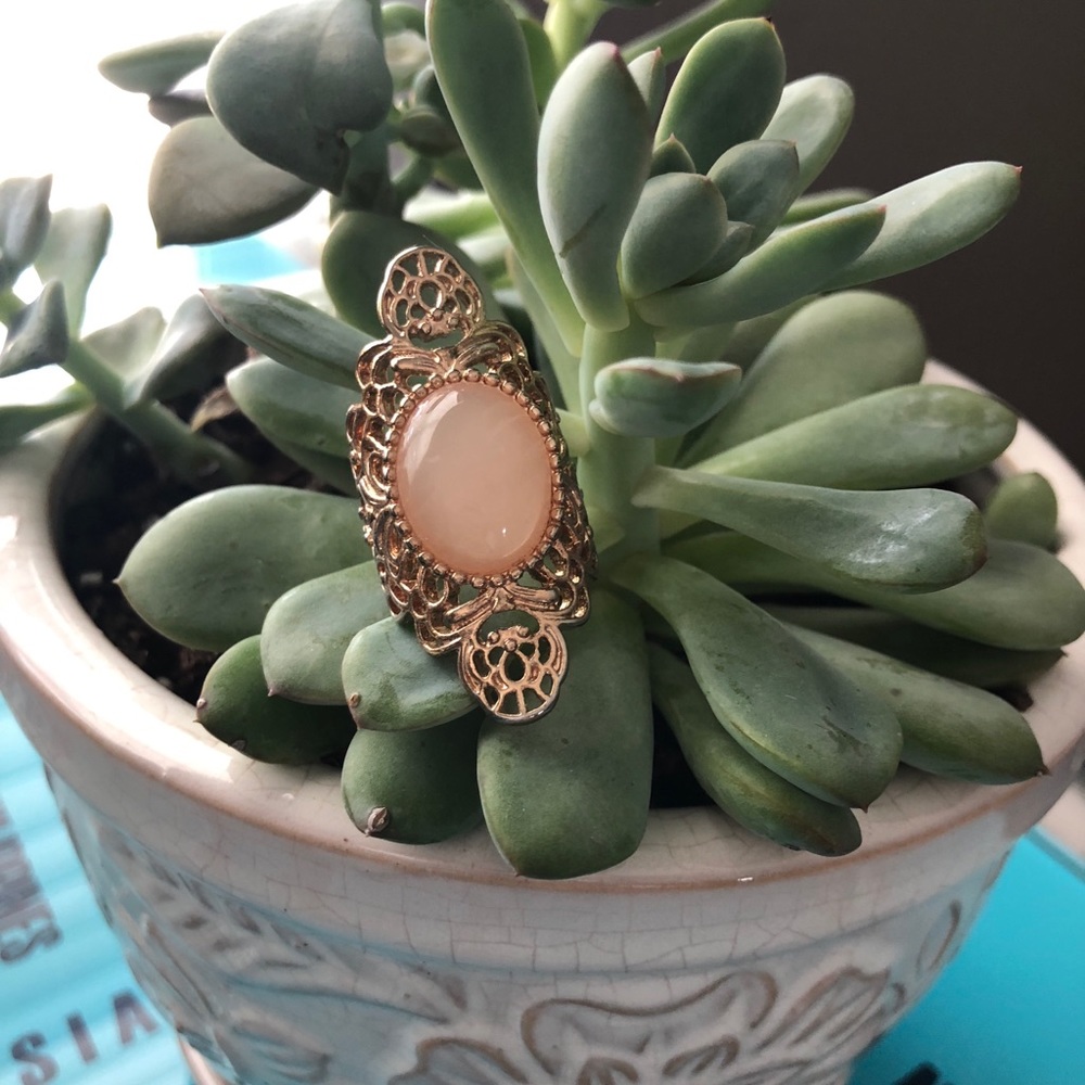 Pink gem gold ring